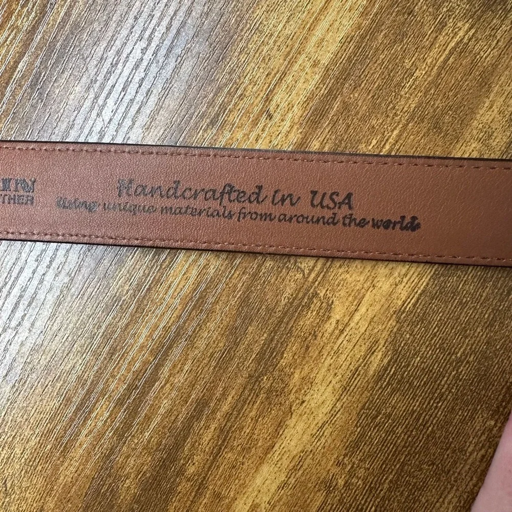 Leegin Mens Brown Genuine Leather Belt Size 40 Handcrafted USA 20308 Silver